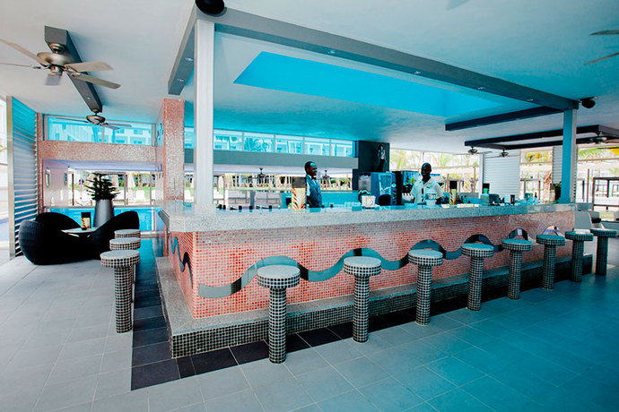 Imagen del bar/restaurante del Hotel Riu Palace Macao - Adults Only - All Inclusive. Foto 7
