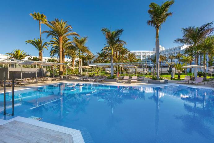 Imagen de la piscina del Hotel Riu Palace Maspalomas - Adults Only. Foto 15