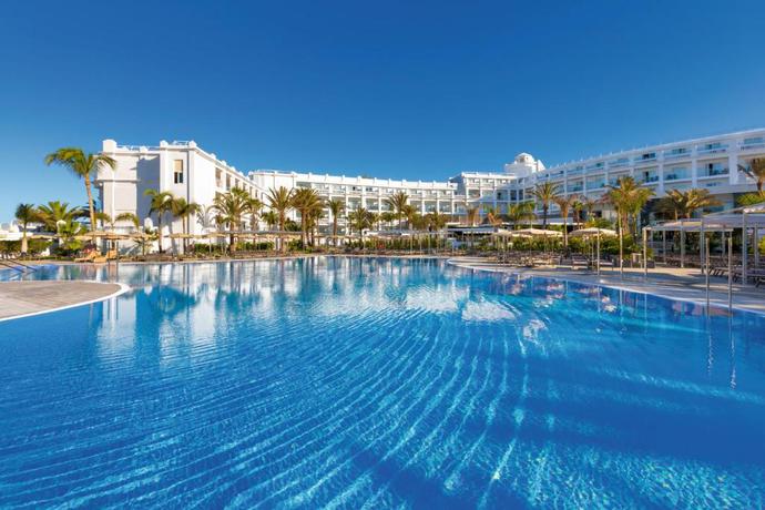 Imagen de la piscina del Hotel Riu Palace Maspalomas - Adults Only. Foto 16