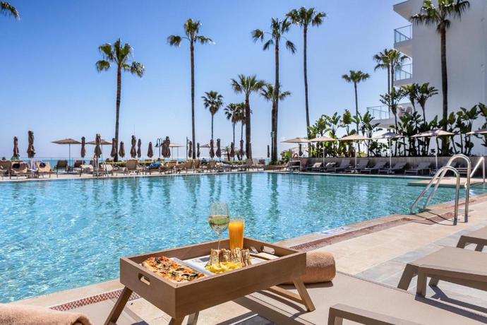 Imagen de la piscina del Hotel Riu Palace Nautilus - Adults Only. Foto 13