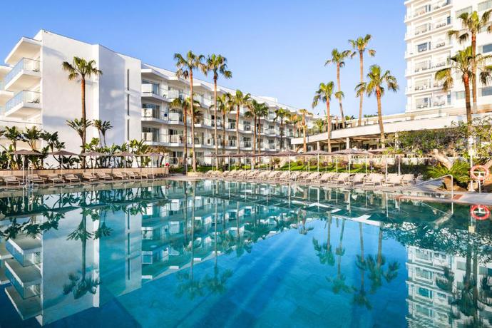 Imagen de la piscina del Hotel Riu Palace Nautilus - Adults Only. Foto 16
