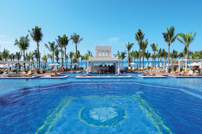 Imagen de la piscina del Hotel Riu Palace Pacifico - Adults Only - All Inclusive. Foto 11