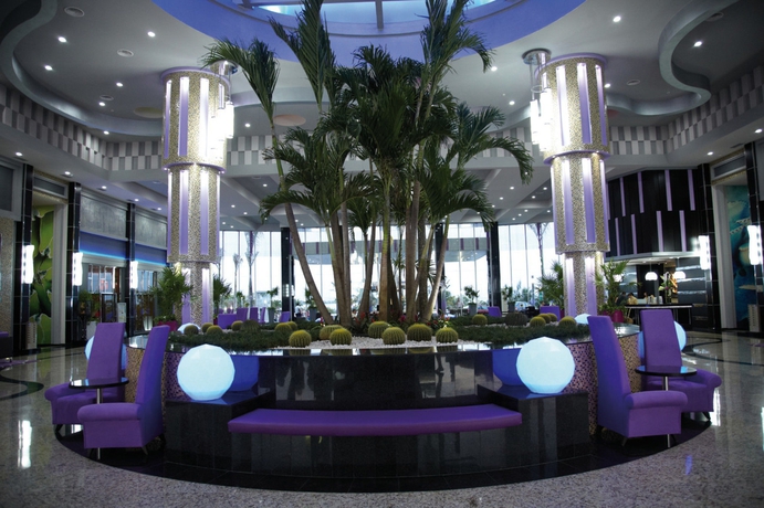 Imagen de los interiores del Hotel Riu Palace Peninsula. Foto 11