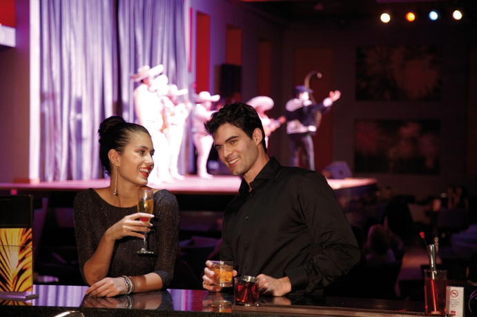 Imagen del bar/restaurante del Hotel Riu Palace Peninsula. Foto 9