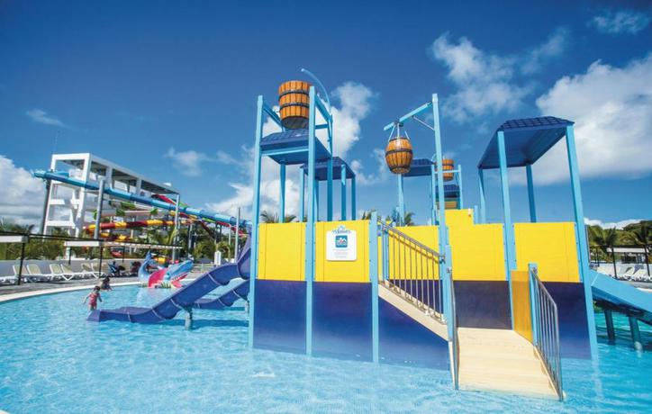 Imagen de la piscina del Hotel Riu Palace Punta Cana - All Inclusive. Foto 23