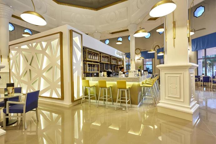 Imagen del bar/restaurante del Hotel Riu Palace Punta Cana - All Inclusive. Foto 3