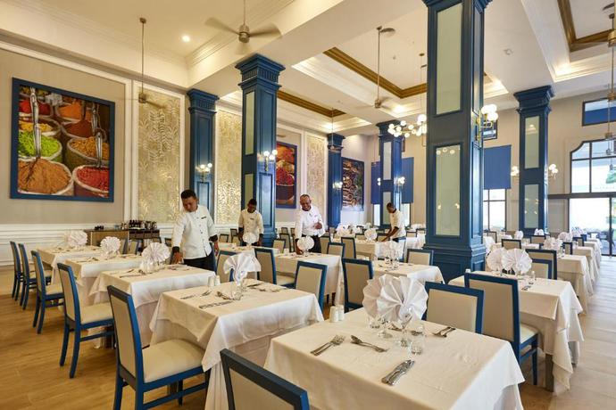 Imagen del bar/restaurante del Hotel Riu Palace Punta Cana - All Inclusive. Foto 5