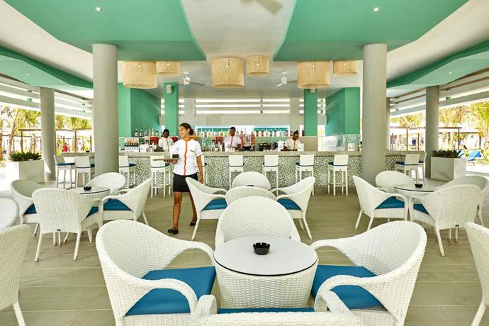 Imagen del bar/restaurante del Hotel Riu Palace Punta Cana - All Inclusive. Foto 6