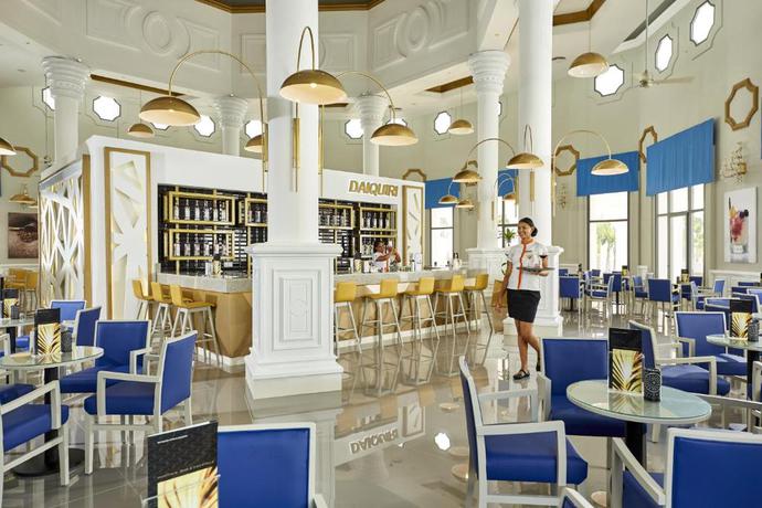 Imagen del bar/restaurante del Hotel Riu Palace Punta Cana - All Inclusive. Foto 7