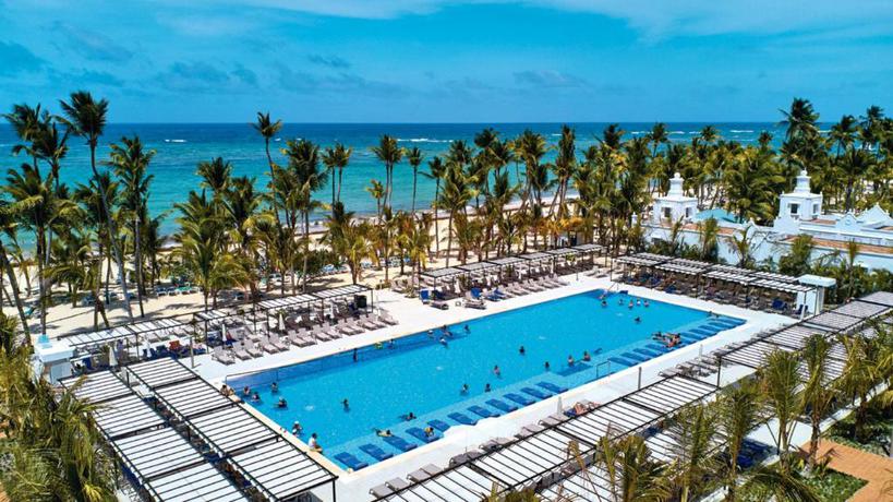 Imagen de la piscina del Hotel Riu Palace Punta Cana - All Inclusive. Foto 30