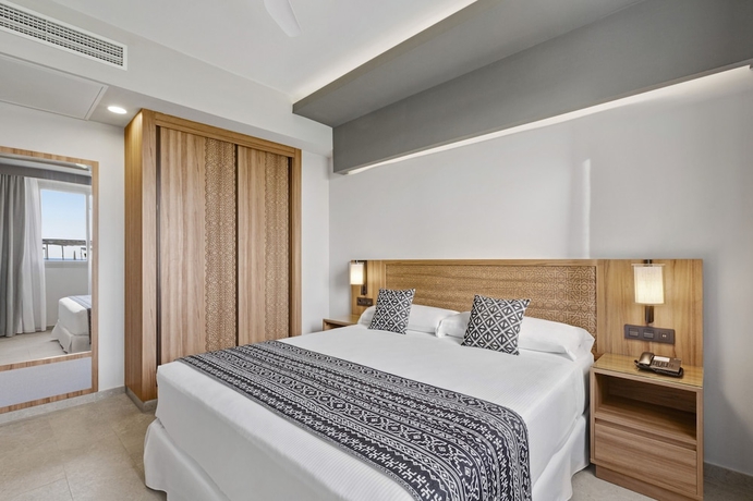 Imagen de la habitación del Hotel Riu Palace Santa Maria. Foto 12