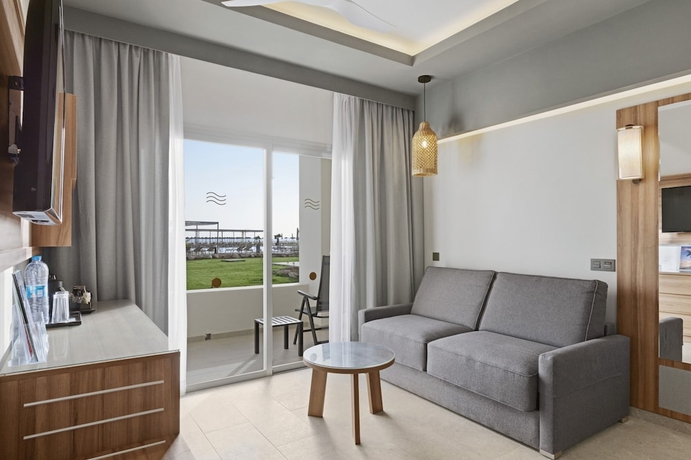 Imagen de la habitación del Hotel Riu Palace Santa Maria. Foto 13