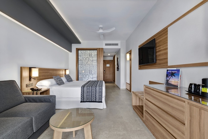 Imagen de la habitación del Hotel Riu Palace Santa Maria. Foto 19