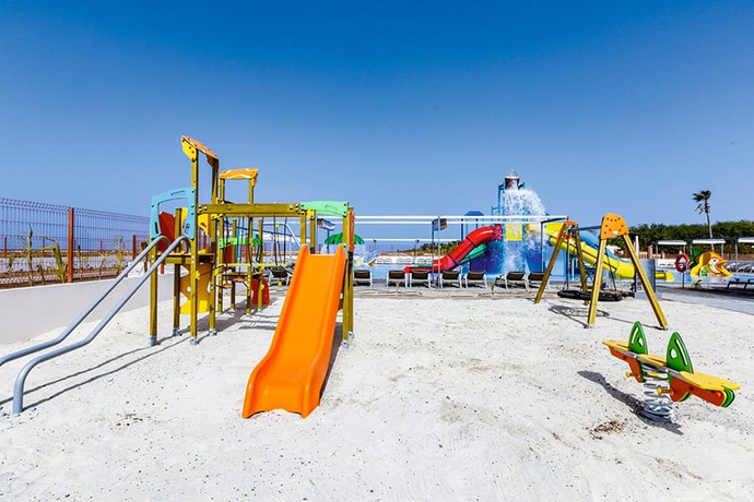 Imagen de los exteriores del Hotel Riu Palace Santa Maria. Foto 23