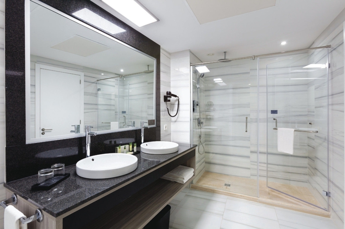 Imagen de la habitación del Hotel Riu Palace Tenerife. Foto 7