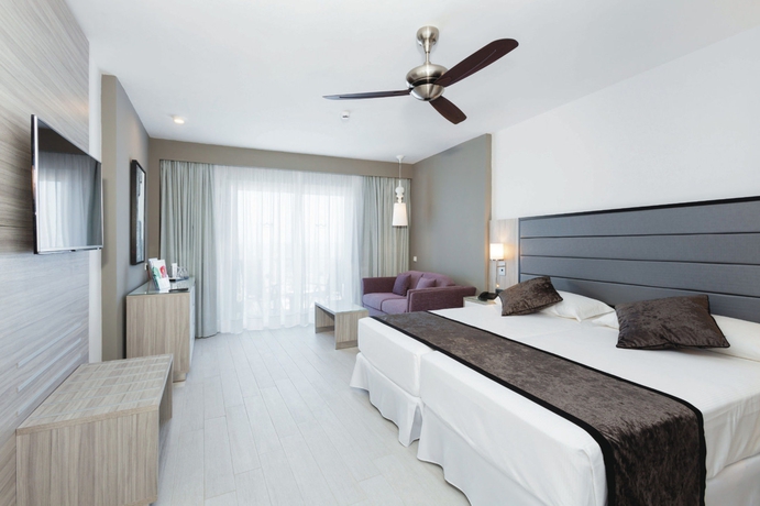 Imagen de la habitación del Hotel Riu Palace Tenerife. Foto 8