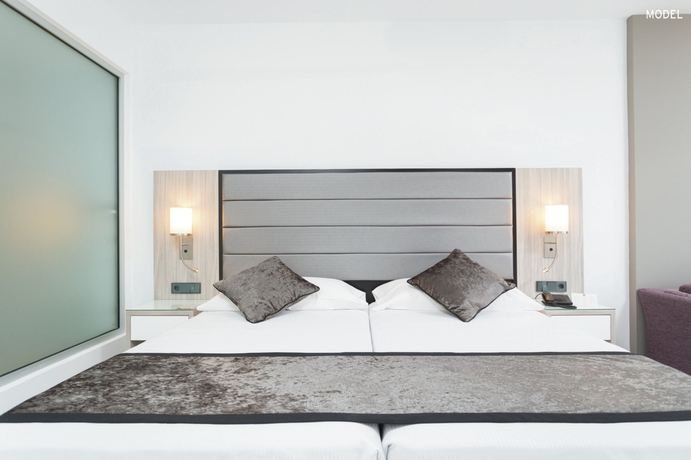 Imagen de la habitación del Hotel Riu Palace Tenerife. Foto 10