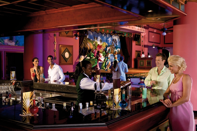 Imagen del bar/restaurante del Hotel Riu Palace Tropical Bay - All Inclusive. Foto 2