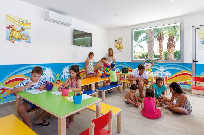 Imagen de los interiores del Hotel Riu Papayas - All Inclusive. Foto 9