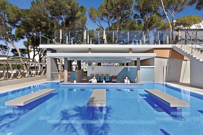 Imagen de la piscina del Hotel Riu Playa Park - 0'0 All Inclusive. Foto 17