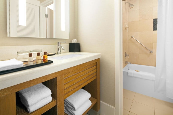 Imagen de la habitación del Hotel Riu Plaza Fisherman´s Wharf. Foto 3