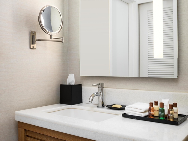 Imagen de la habitación del Hotel Riu Plaza Fisherman´s Wharf. Foto 4