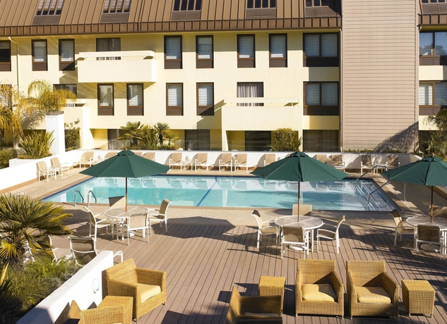 Imagen de la piscina del Hotel Riu Plaza Fisherman´s Wharf. Foto 12