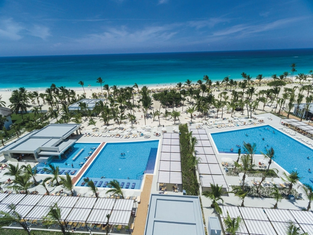 Imagen de la piscina del Hotel Riu Republica - Adults Only - All Inclusive. Foto 14