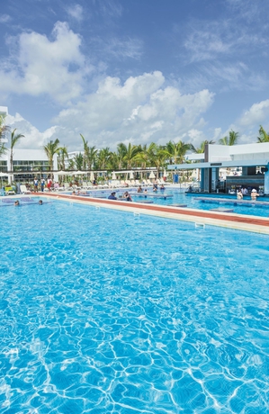 Imagen de la piscina del Hotel Riu Republica - Adults Only - All Inclusive. Foto 20