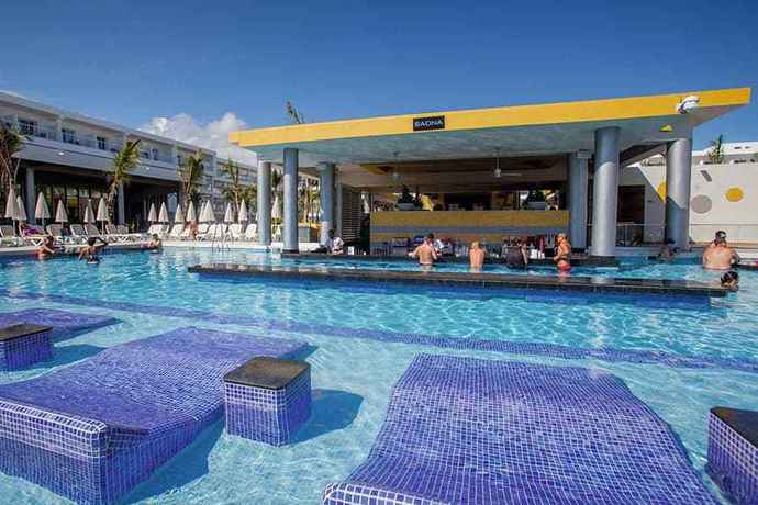Imagen de la piscina del Hotel Riu Republica - Adults Only - All Inclusive. Foto 21