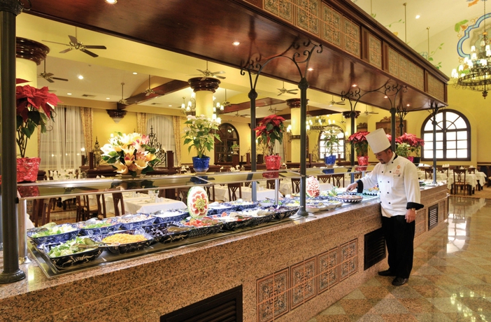 Imagen del bar/restaurante del Hotel Riu Tequila. Foto 3