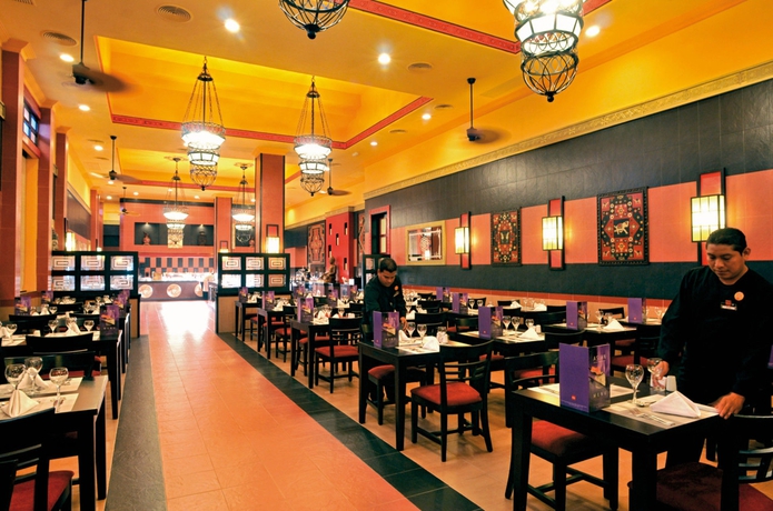 Imagen del bar/restaurante del Hotel Riu Tequila. Foto 6