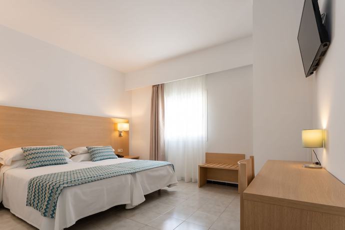 Imagen de la habitación del Hotel Riutort. Foto 4