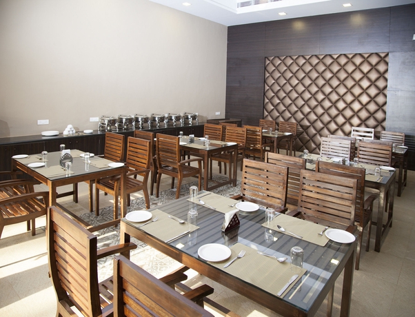 Imagen del bar/restaurante del Hotel Riva Beach Resort. Foto 4