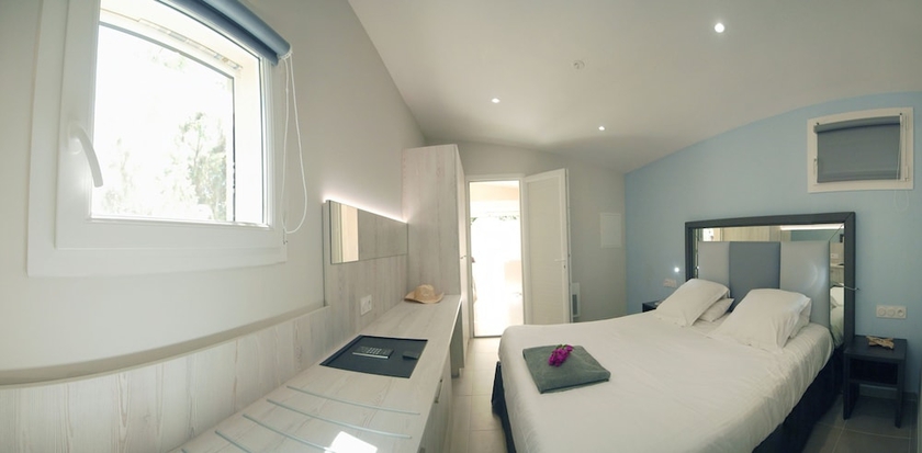 Imagen de la habitación del Hotel Riva Bella Naturiste Thalasso and Spa Resort. Foto 12