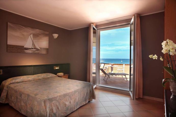 Imagen de la habitación del Hotel Riva Del Sole, Campo nell'Elba. Foto 14