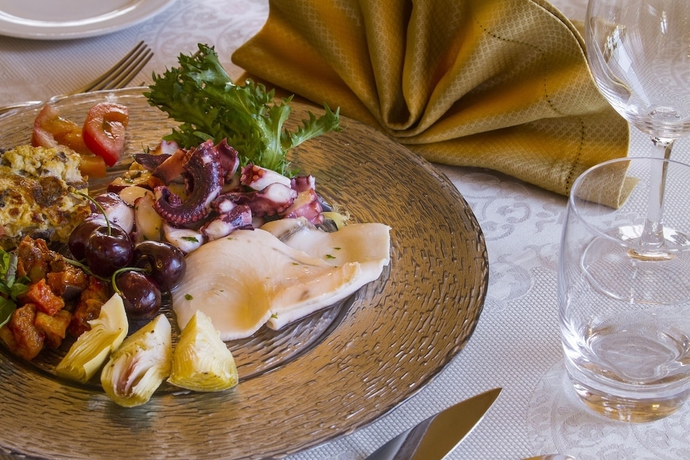 Imagen del bar/restaurante del Hotel Riva Del Sole, Cefalu. Foto 4