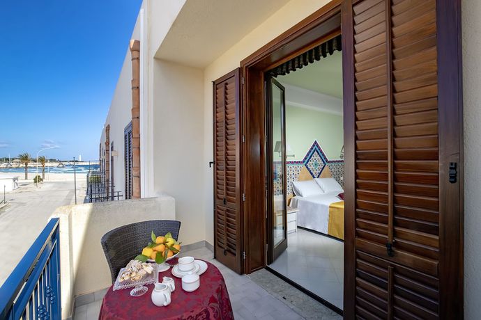 Imagen de la habitación del Hotel Riva Del Sole, San Vito Lo Capo. Foto 9