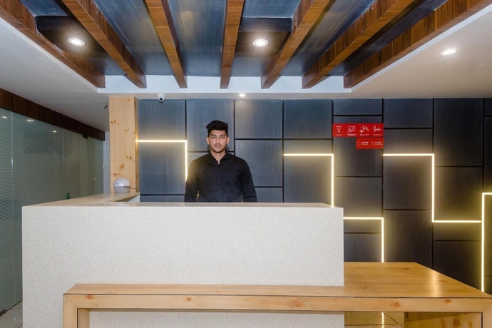 Imagen de los interiores del Hotel Riva International - Near Nesco Center. Foto 17