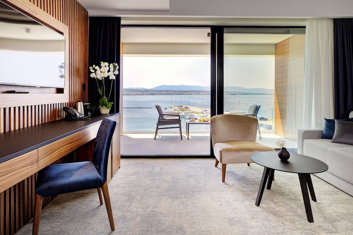 Imagen de la habitación del Hotel Riva, Malinska. Foto 15