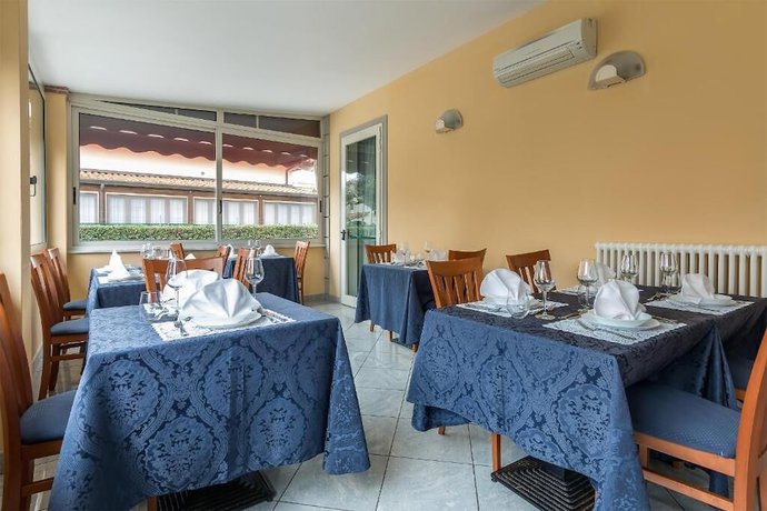 Imagen del bar/restaurante del Hotel Riva, Pietrasanta. Foto 5