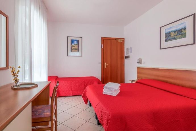 Imagen de la habitación del Hotel Riva, Pietrasanta. Foto 14