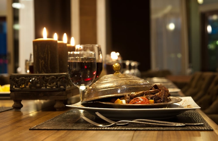 Imagen del bar/restaurante del Hotel Riva, Plaza Taksim. Foto 4