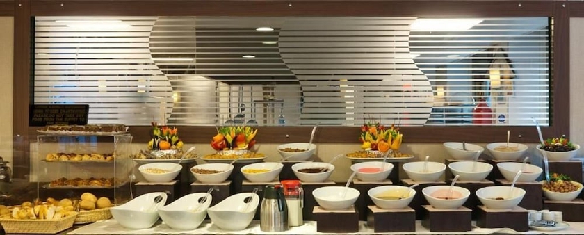 Imagen del bar/restaurante del Hotel Riva, Plaza Taksim. Foto 5