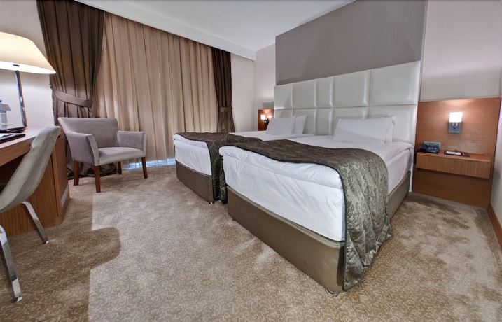 Imagen de la habitación del Hotel Riva Resatbey. Foto 4