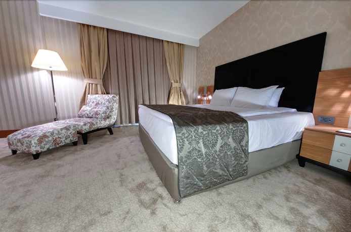 Imagen de la habitación del Hotel Riva Resatbey. Foto 5