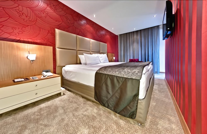 Imagen de la habitación del Hotel Riva Resatbey. Foto 6