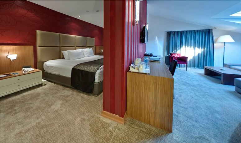Imagen de la habitación del Hotel Riva Resatbey. Foto 7
