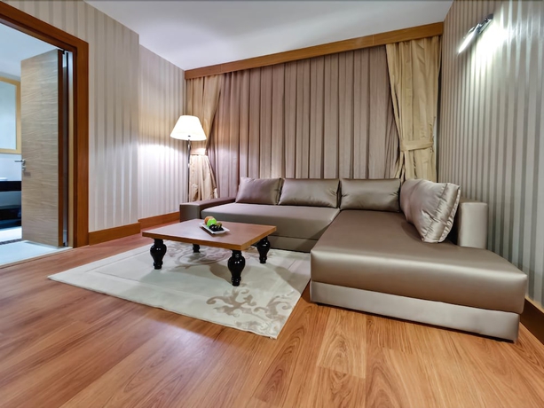 Imagen de la habitación del Hotel Riva Resatbey. Foto 18