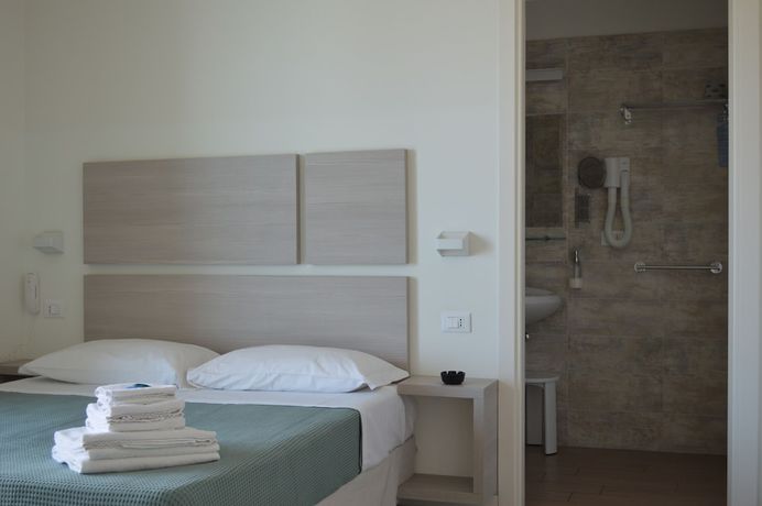 Imagen de la habitación del Hotel Riva e Mare. Foto 17